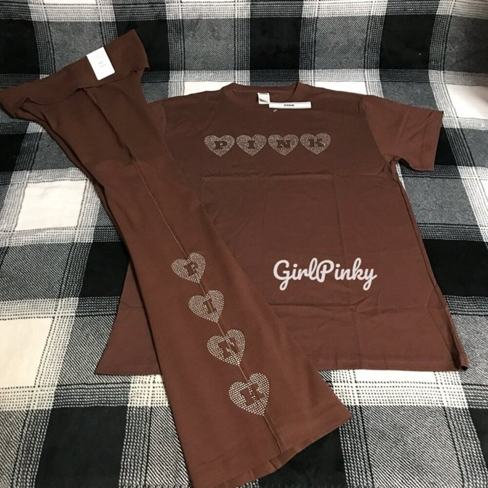 VS PINK FLARE LEGGINGS & CAMPUS TEE IN VALENTINE’S DAY BLING HEART LOGO XS & S
